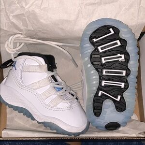 🐾 Kids Jordan 11 Retro 2c NIB
